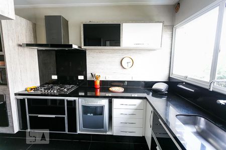 Apartamento à venda com 227m², 3 quartos e 2 vagas Apartamento à venda com 227m², 3 quartos e 2 vagasCozinha