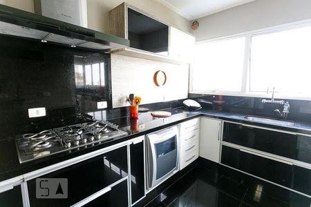 Apartamento à venda com 227m², 3 quartos e 2 vagas Apartamento à venda com 227m², 3 quartos e 2 vagasCozinha