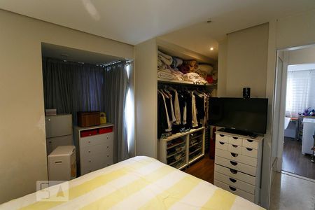Apartamento à venda com 227m², 3 quartos e 2 vagas Apartamento à venda com 227m², 3 quartos e 2 vagassuíte