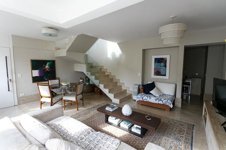 Apartamento à venda com 227m², 3 quartos e 2 vagas Apartamento à venda com 227m², 3 quartos e 2 vagasSala 2