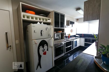 Apartamento à venda com 227m², 3 quartos e 2 vagas Apartamento à venda com 227m², 3 quartos e 2 vagasCozinha