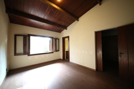 Casa à venda com 1300m², 5 quartos e 6 vagasSuíte  4