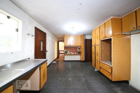 Casa à venda com 1300m², 5 quartos e 6 vagasCozinha 