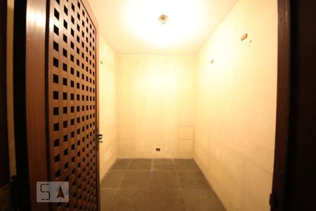 Casa à venda com 1300m², 5 quartos e 6 vagasDespensa 