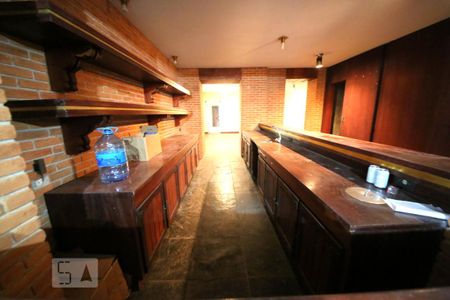 Casa à venda com 1300m², 5 quartos e 6 vagasBar