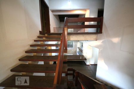 Casa à venda com 1300m², 5 quartos e 6 vagasAcesso 