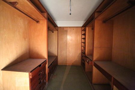 Casa à venda com 1300m², 5 quartos e 6 vagasSuíte 2 - Closset 