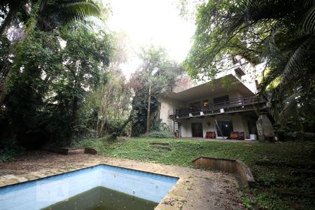 Casa à venda com 1300m², 5 quartos e 6 vagasJardim