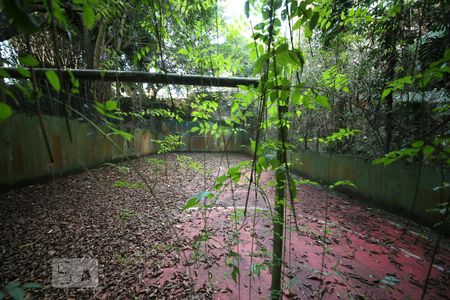 Casa à venda com 1300m², 5 quartos e 6 vagasQuadra 