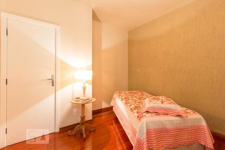 Apartamento à venda com 120m², 4 quartos e 2 vagasQuarto