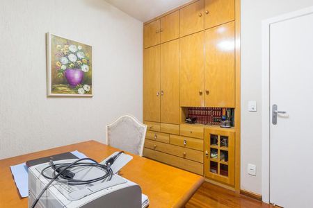 Apartamento à venda com 120m², 4 quartos e 2 vagasQuarto