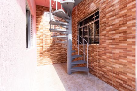 Casa à venda com 175m², 3 quartos e 3 vagasEscada