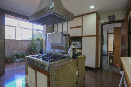 Apartamento à venda com 250m², 4 quartos e 2 vagasCozinha