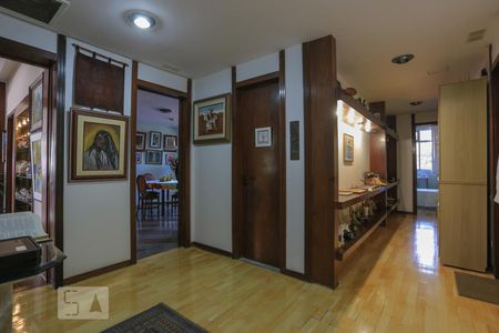Apartamento à venda com 250m², 4 quartos e 2 vagasHall Corredor