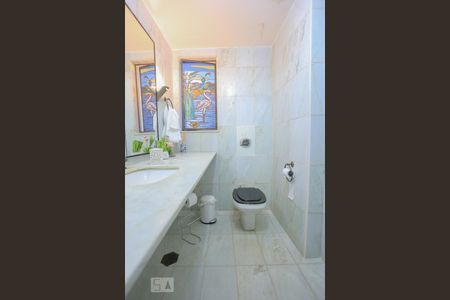 Apartamento à venda com 250m², 4 quartos e 2 vagasLavabo