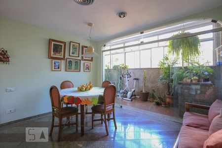 Apartamento à venda com 250m², 4 quartos e 2 vagasCopa