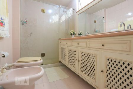 Apartamento à venda com 250m², 4 quartos e 2 vagasBanheiro da Suíte