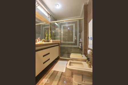 Apartamento à venda com 250m², 4 quartos e 2 vagasBanheiro da Suíte