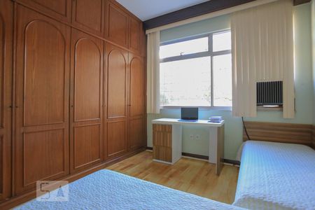 Apartamento à venda com 250m², 4 quartos e 2 vagasQuarto 2