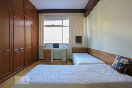 Apartamento à venda com 250m², 4 quartos e 2 vagasQuarto 2