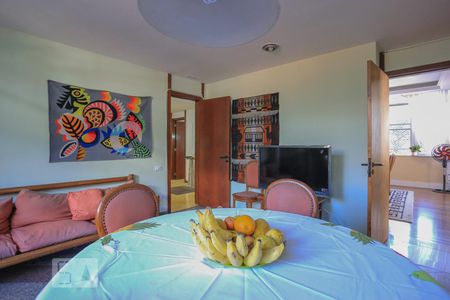 Apartamento à venda com 250m², 4 quartos e 2 vagasCopa