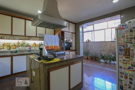 Apartamento à venda com 250m², 4 quartos e 2 vagasCozinha