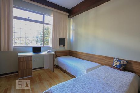 Apartamento à venda com 250m², 4 quartos e 2 vagasQuarto 2