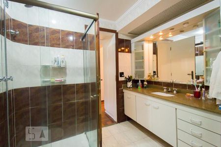 Apartamento para alugar com 141m², 3 quartos e 4 vagasBanheiro da Suíte