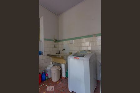 Casa à venda com 147m², 2 quartos e 7 vagasEdicula/Lavanderia