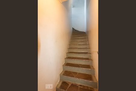 Casa à venda com 350m², 7 quartos e 3 vagasEscada