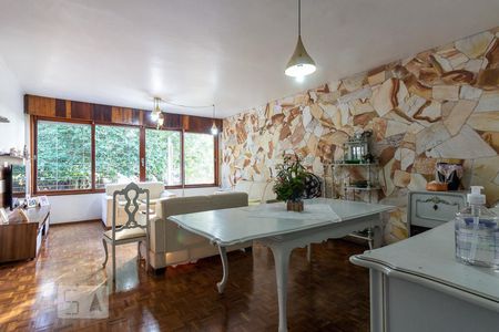 Sala de casa à venda com 7 quartos, 350m² em Três Figueiras, Porto Alegre