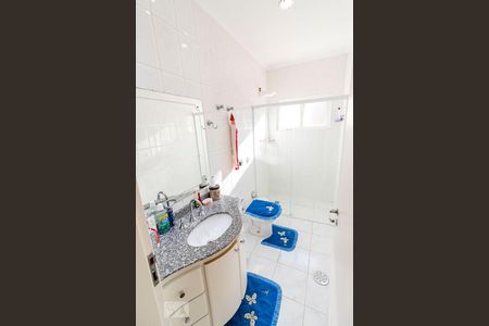 Casa à venda com 200m², 3 quartos e 4 vagas2o. Andar - Banheiro social