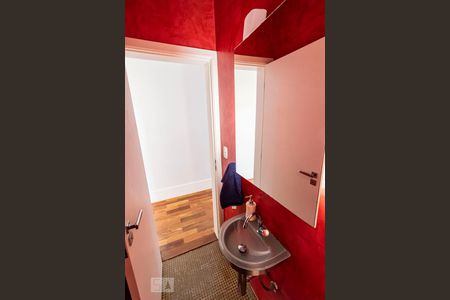 1o. Andar - Lavabo de casa à venda com 3 quartos, 200m² em Jardim da Saúde, São Paulo