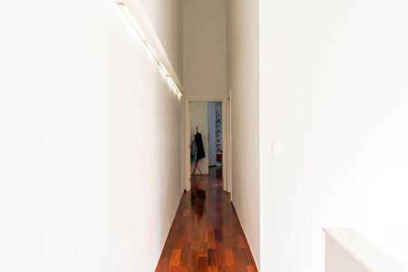 2o. Andar - Corredor de casa à venda com 3 quartos, 200m² em Jardim da Saúde, São Paulo