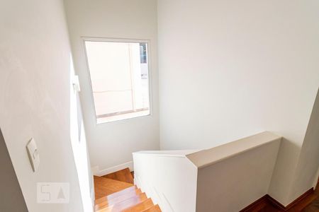 2o. Andar - Escadas de casa à venda com 3 quartos, 200m² em Jardim da Saúde, São Paulo