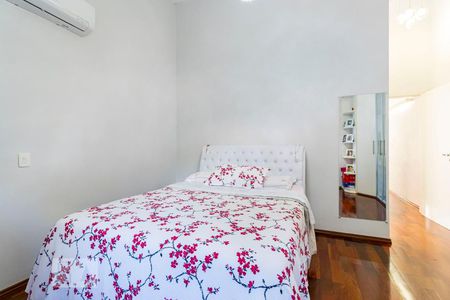 Casa à venda com 200m², 3 quartos e 4 vagas2o. Andar - Quarto 3 - Suíte