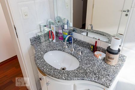 Casa à venda com 200m², 3 quartos e 4 vagas2o. Andar - Banheiro social