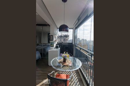 Studio para alugar com 35m², 1 quarto e sem vaga Studio para alugar com 35m², 1 quarto e sem vagaVaranda