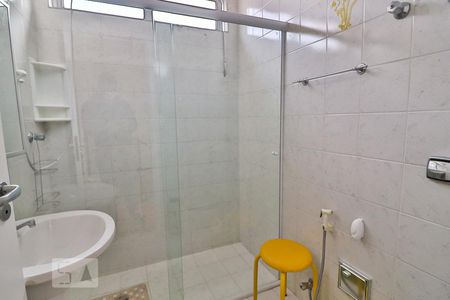 Banheiro de apartamento à venda com 1 quarto, 50m² em Higienópolis, São Paulo