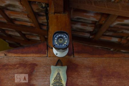 Casa à venda com 200m², 3 quartos e 2 vagasSistema Segurança