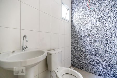 Banheiro de apartamento para alugar com 1 quarto, 50m² em Vila Guilherme, São Paulo