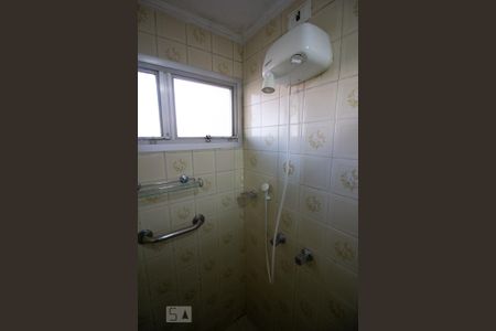 Banheiro de apartamento à venda com 1 quarto, 55m² em Centro, Jundiaí