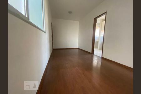 Sala de apartamento para alugar com 3 quartos, 53m² em Santa Cruz, Belo Horizonte
