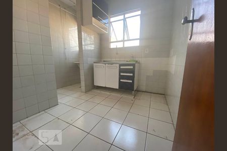 Cozinha de apartamento para alugar com 3 quartos, 53m² em Santa Cruz, Belo Horizonte