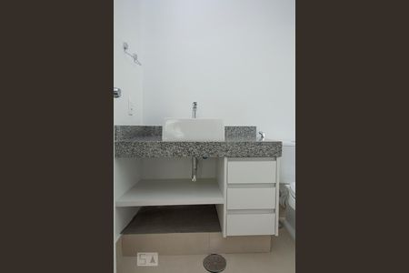Apartamento para alugar com 112m², 3 quartos e 1 vagaDetalhe Banheiro da Suíte