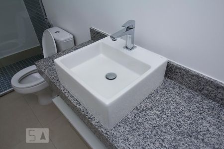 Apartamento para alugar com 112m², 3 quartos e 1 vagaDetalhe banheiro corredor 1