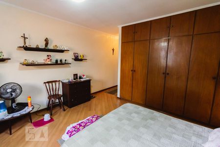 Casa à venda com 240m², 3 quartos e 4 vagasSuíte 1