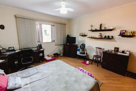 Casa à venda com 240m², 3 quartos e 4 vagasSuíte 1