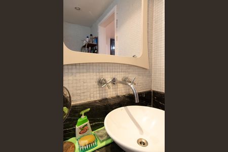 Apartamento à venda com 78m², 2 quartos e 1 vagaBanheiro da suíte 2