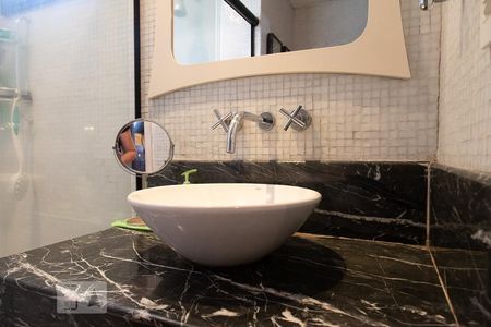 Apartamento à venda com 78m², 2 quartos e 1 vagaBanheiro da suíte 2